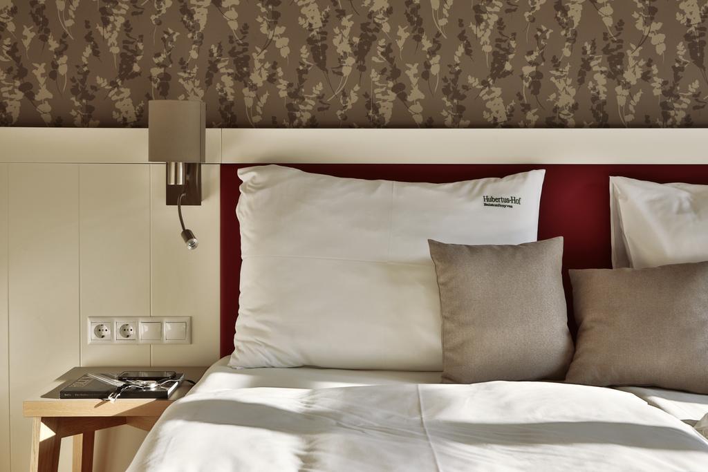 Hubertus Hof Landhotel بالاتونفينيفيس الغرفة الصورة